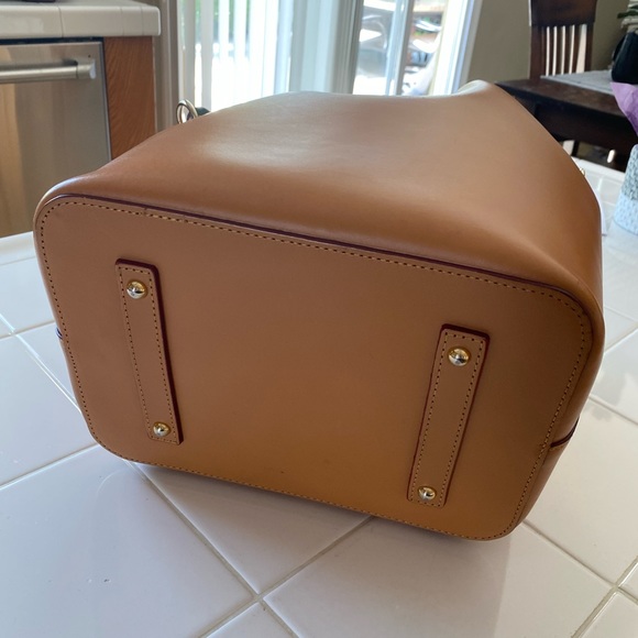 Dooney & Bourke leather bucket drawstring Serena bag from the Montecito line SET - Picture 10 of 11